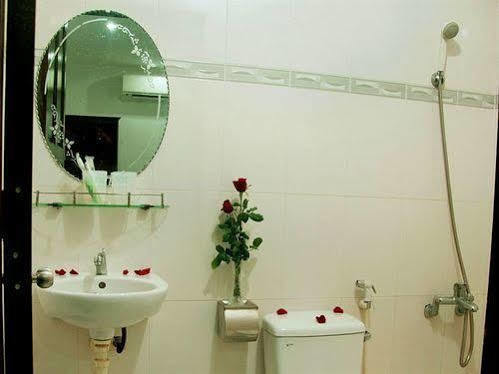 Begonia Hotel Nha Trang Extérieur photo